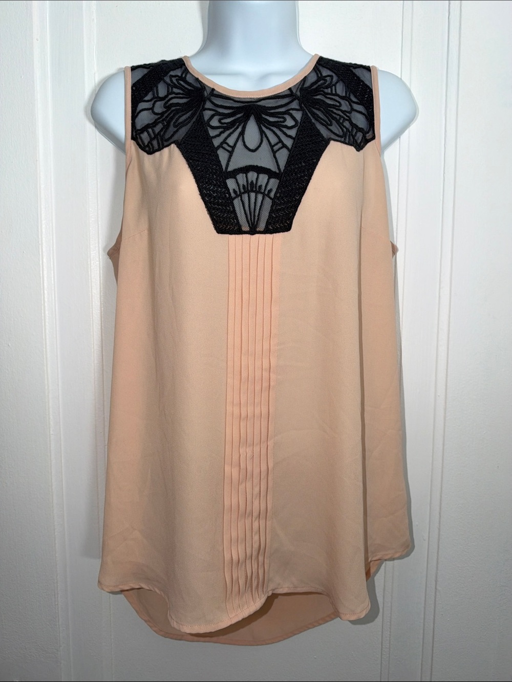 Daniel Rainn Peach Sleeveless Blouse with Black Lace size medium